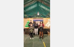 Remise des flèches et plumes de progression lors du goûter de fin d'année