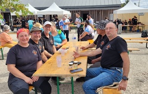 Championnat de France Tir 3 par équipe à Amilly (Sept 2026)
Pause déjeuner - Laurent est venu nous soutenir