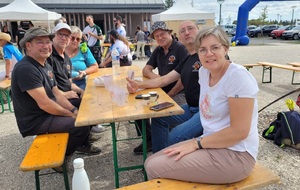 Championnat de France Tir 3 par équipe à Amilly (Sept 2026)
Pause déjeuner - Laurent et Valérie sont venus nous soutenir